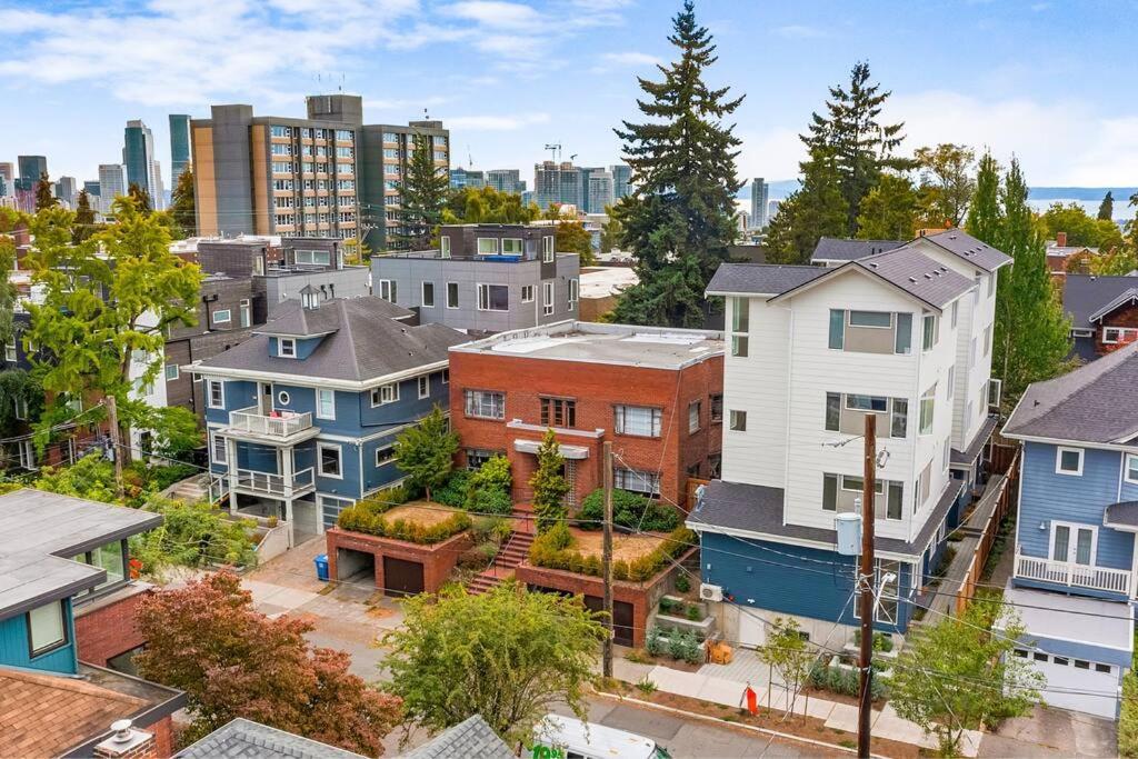 Meleys' Crimson Keep: Driftmark's * Seattle