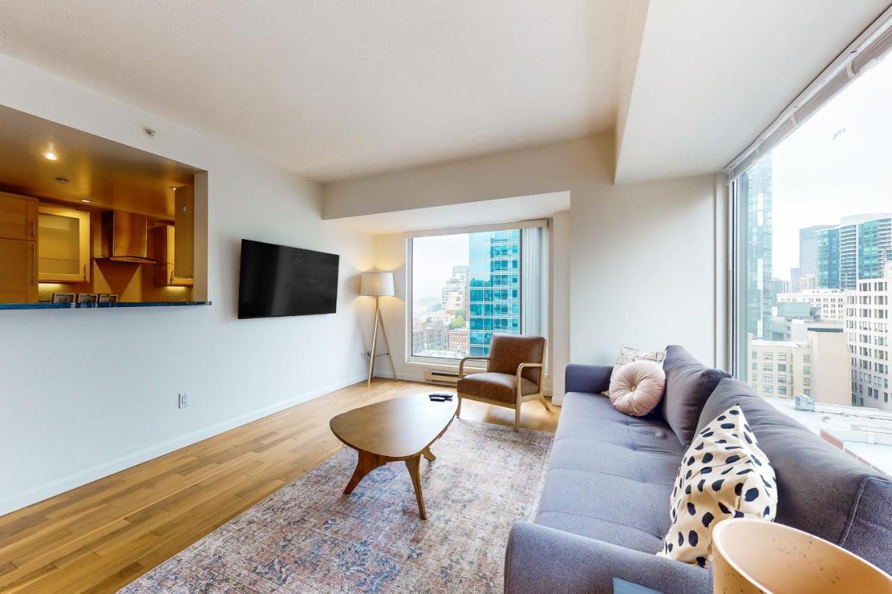 Next To The Market At Newmark Apartment