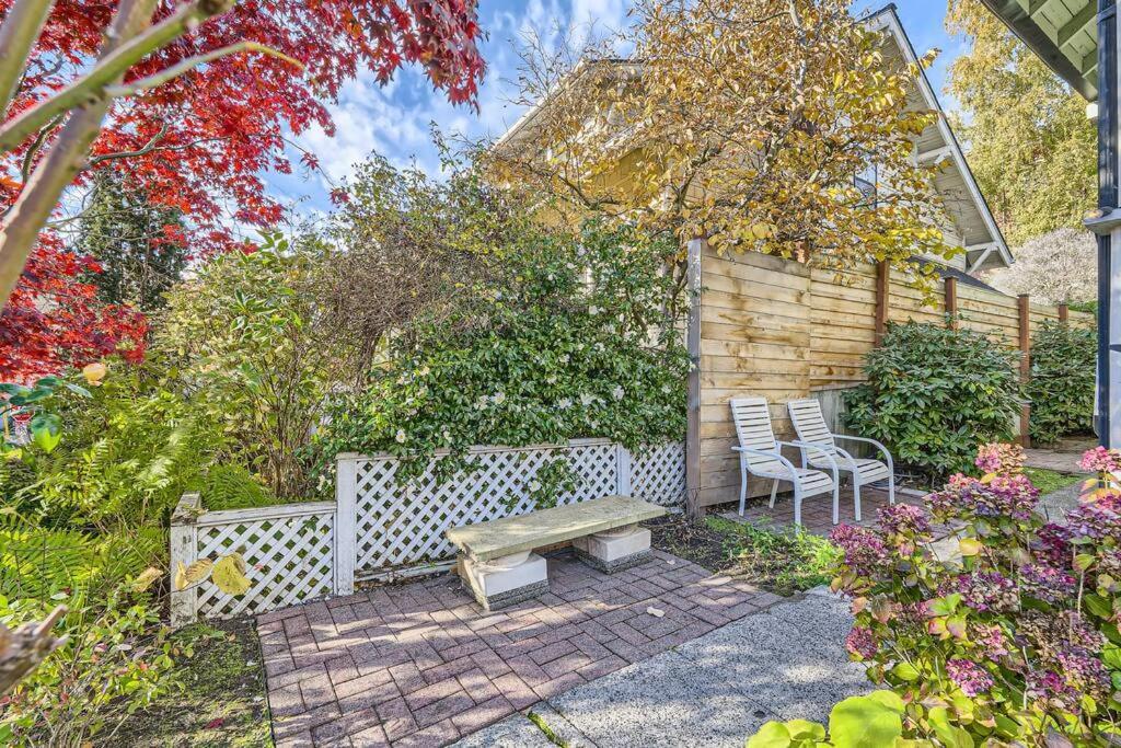 Apartment Prime Location Walk To Attractions W Free Parking Seattle