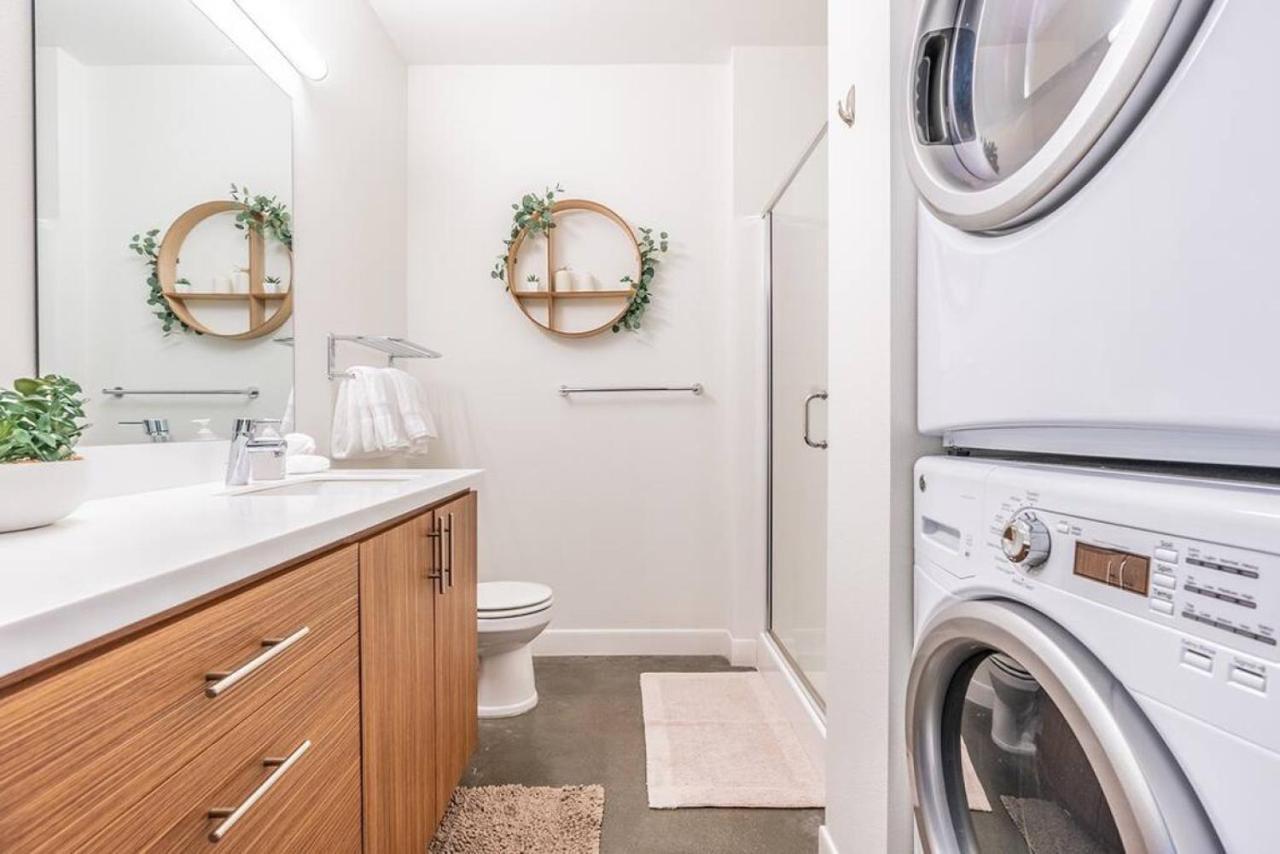 Lux 1 Bd Apartment- Rooftop, Wifi, Pet Friendly Apartment