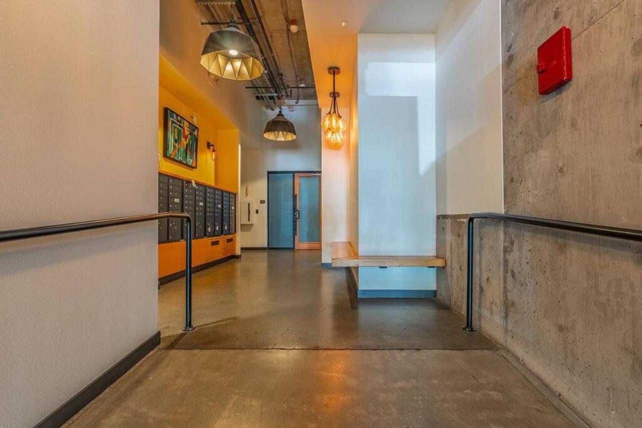 Lux 1 Bd Apartment- Rooftop, Wifi, Pet Friendly