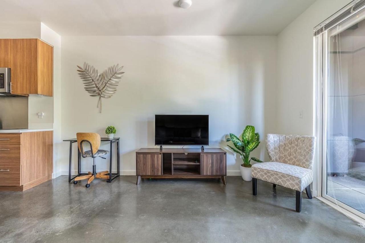 Lux 1 Bd Apartment- Rooftop, Wifi, Pet Friendly * Seattle