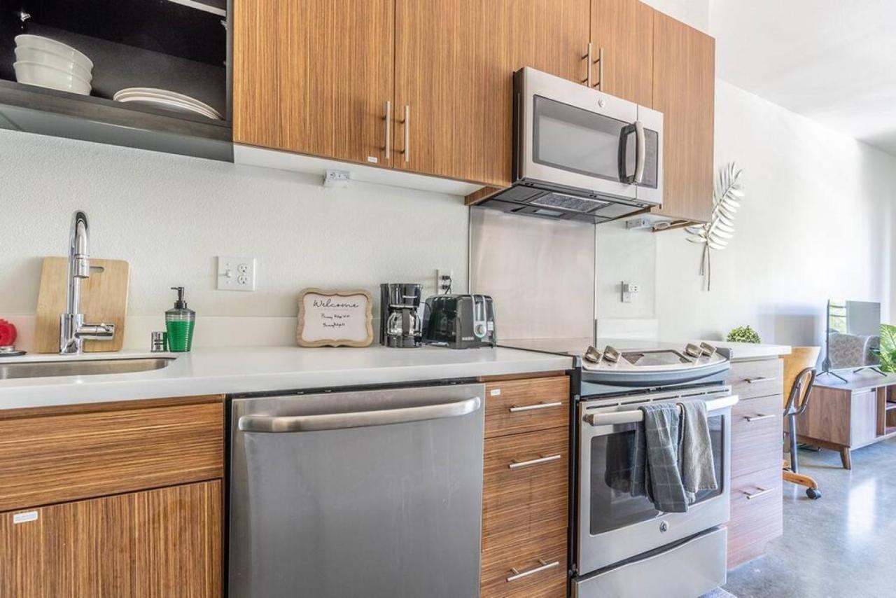 Lux 1 Bd Apartment- Rooftop, Wifi, Pet Friendly Seattle