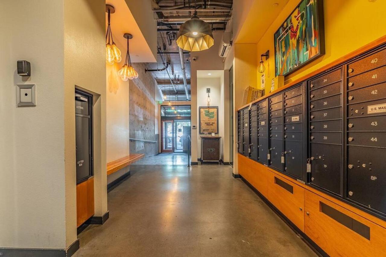 Lux 1 Bd Apartment- Rooftop, Wifi, Pet Friendly Apartment *