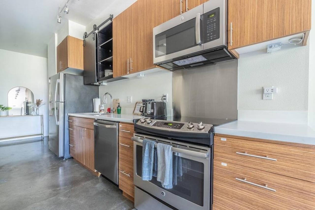 Lux 1 Bd Apartment- Rooftop, Wifi, Pet Friendly Seattle