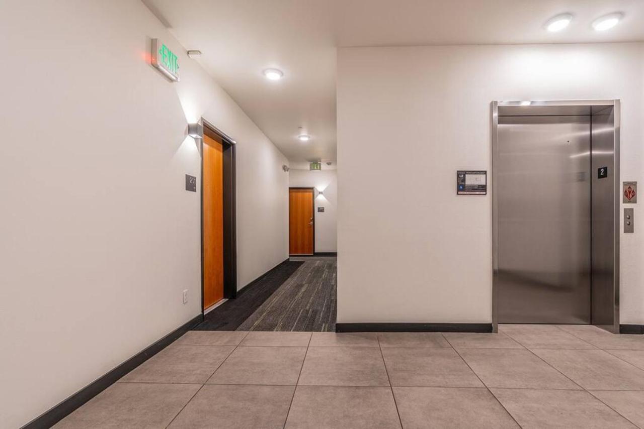Lux 1 Bd Apartment- Rooftop, Wifi, Pet Friendly *