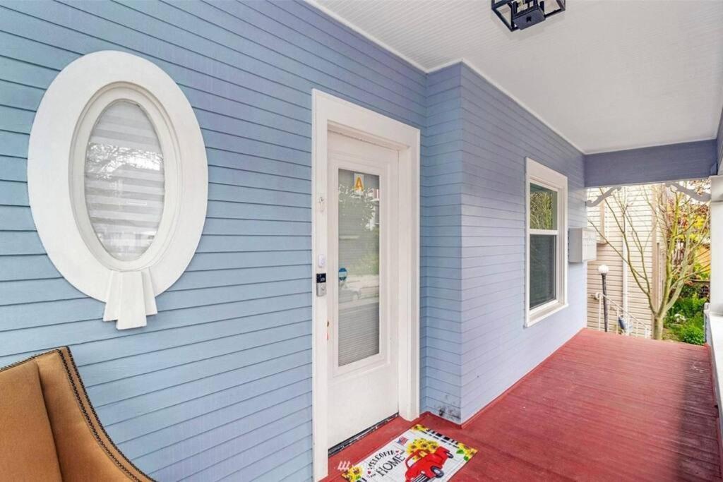 Villa Victorian Villa: Interns Or Family *