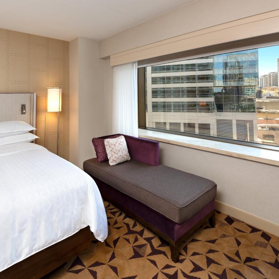 Sheraton Grand Hotel 4*