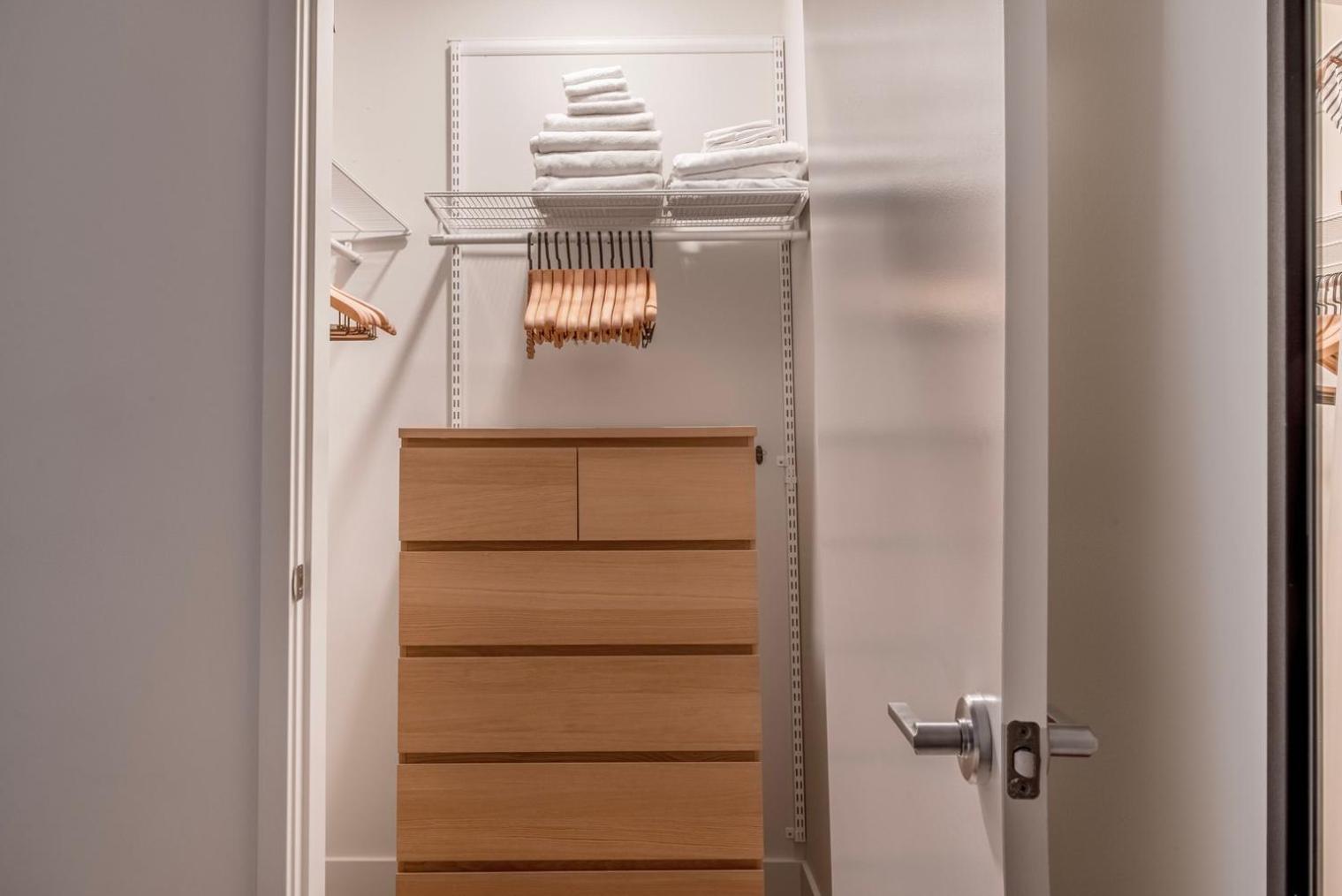 Capitol Hill 1br W Bbq Wd Lounge Nr Dining Sea-600 *