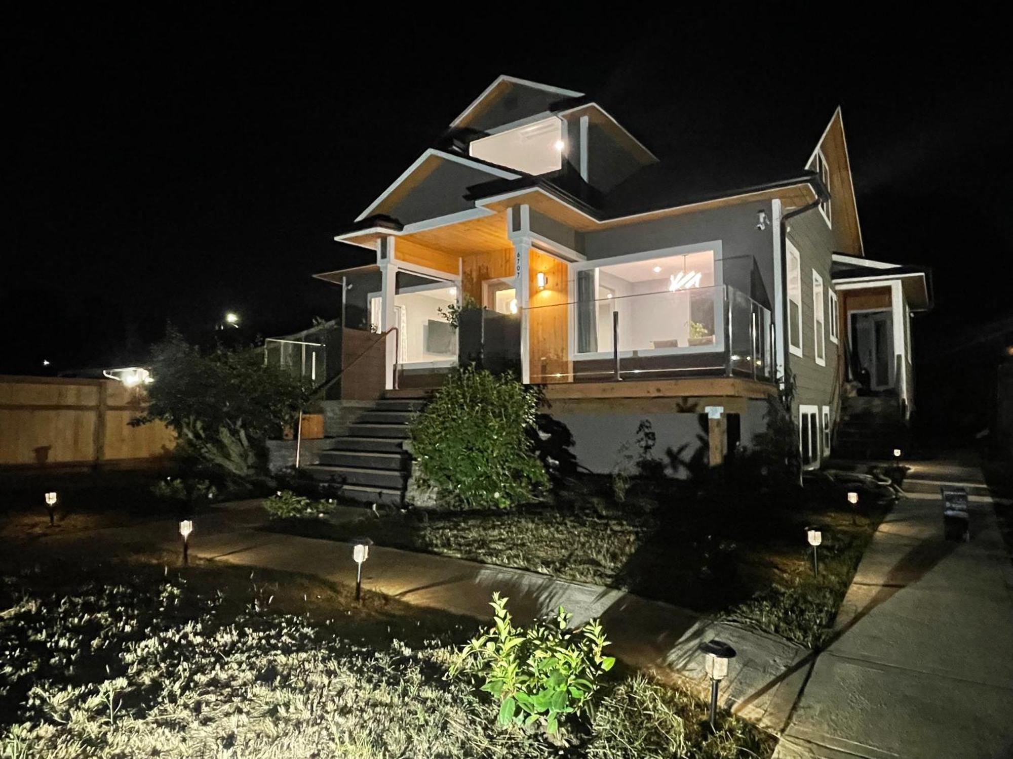 Villa 1st Line D Full Modern Remodeled
