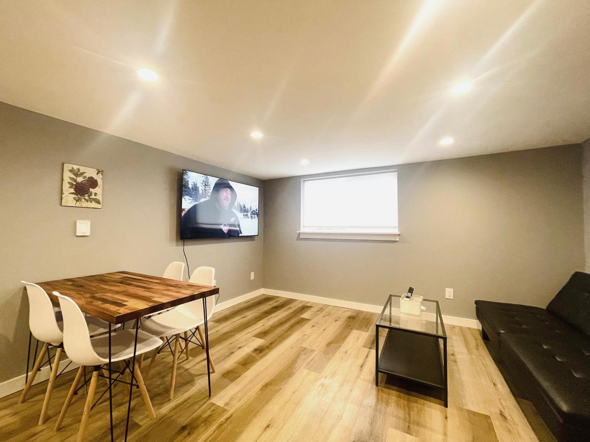 1st Line D Full Modern Remodeled *