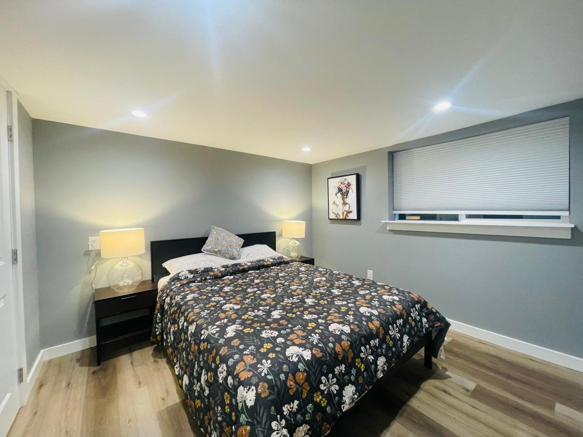 1st Line D Full Modern Remodeled Villa Seattle