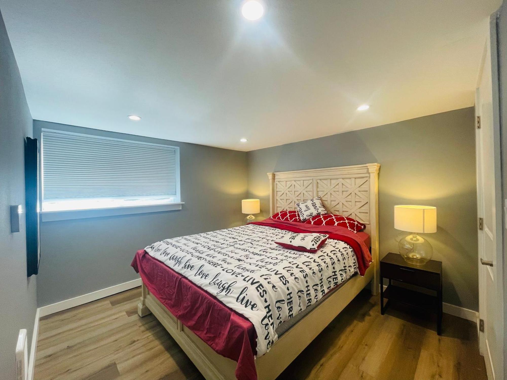 Villa 1st Line D Full Modern Remodeled Seattle