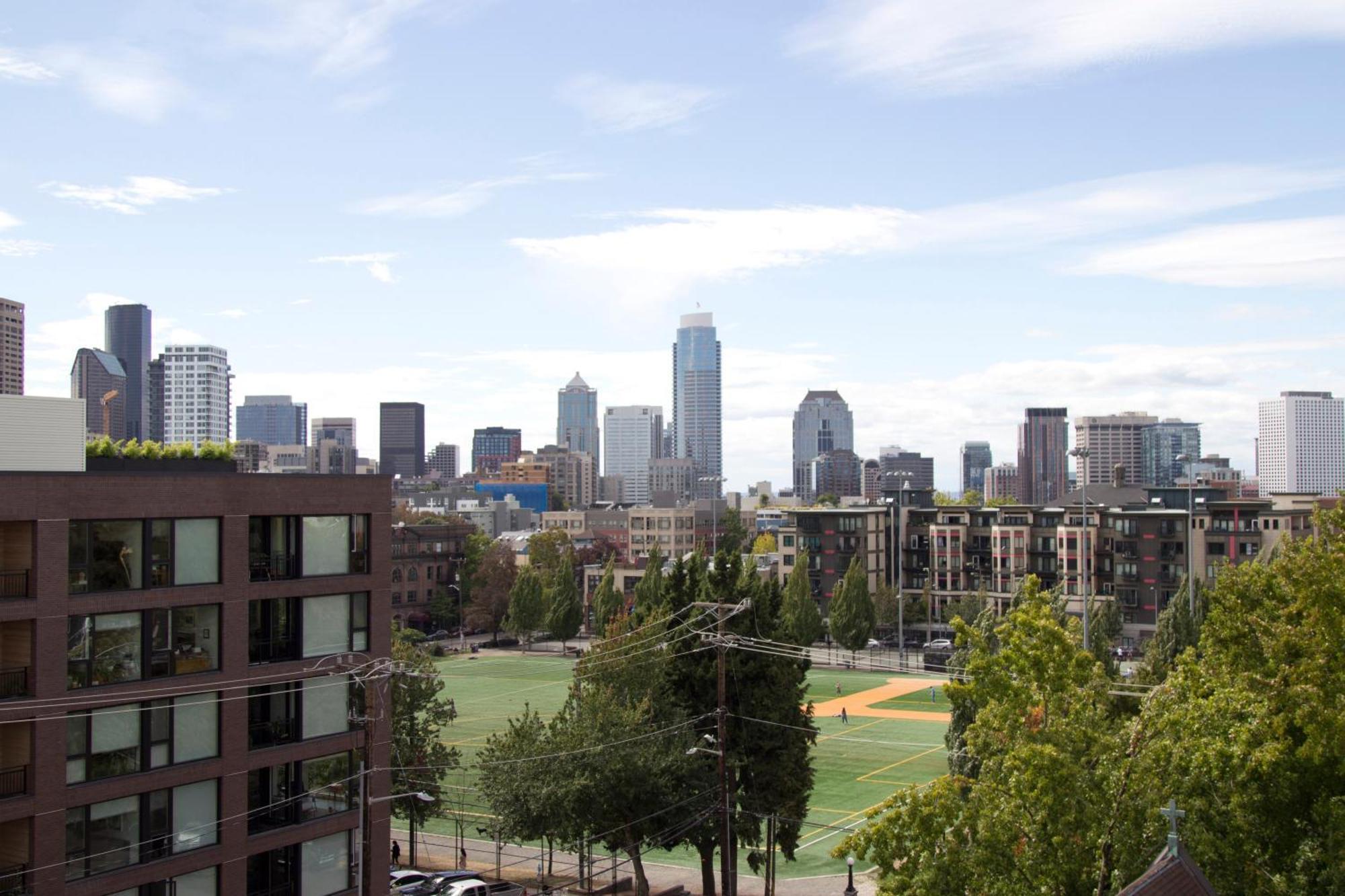 Capitol Hill Modern With Free Parking! * Seattle