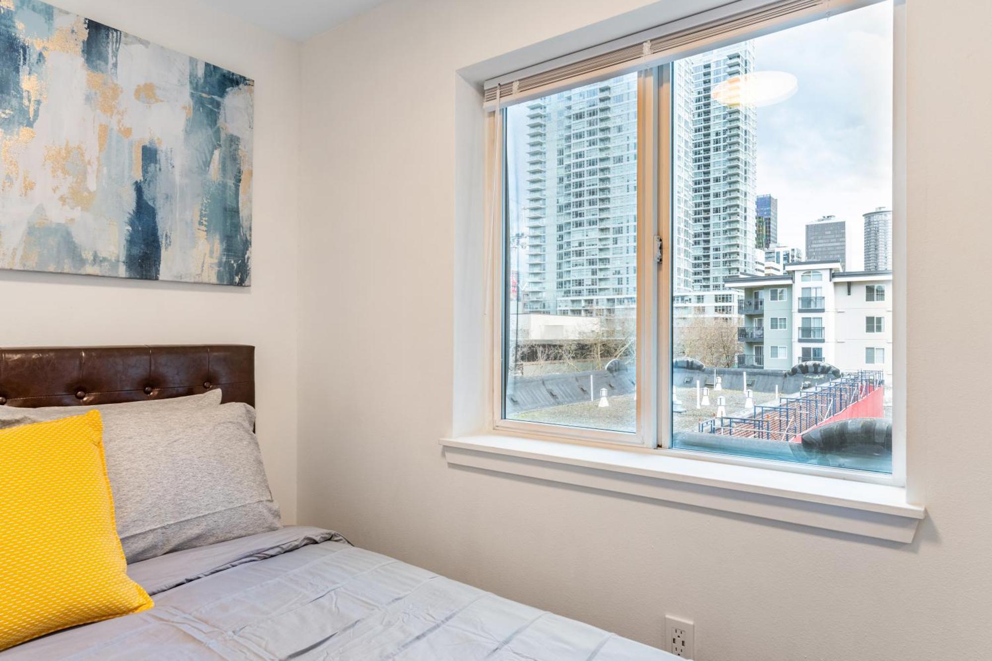Seattle's Gem: Elegant 1br In Belltown Apartment