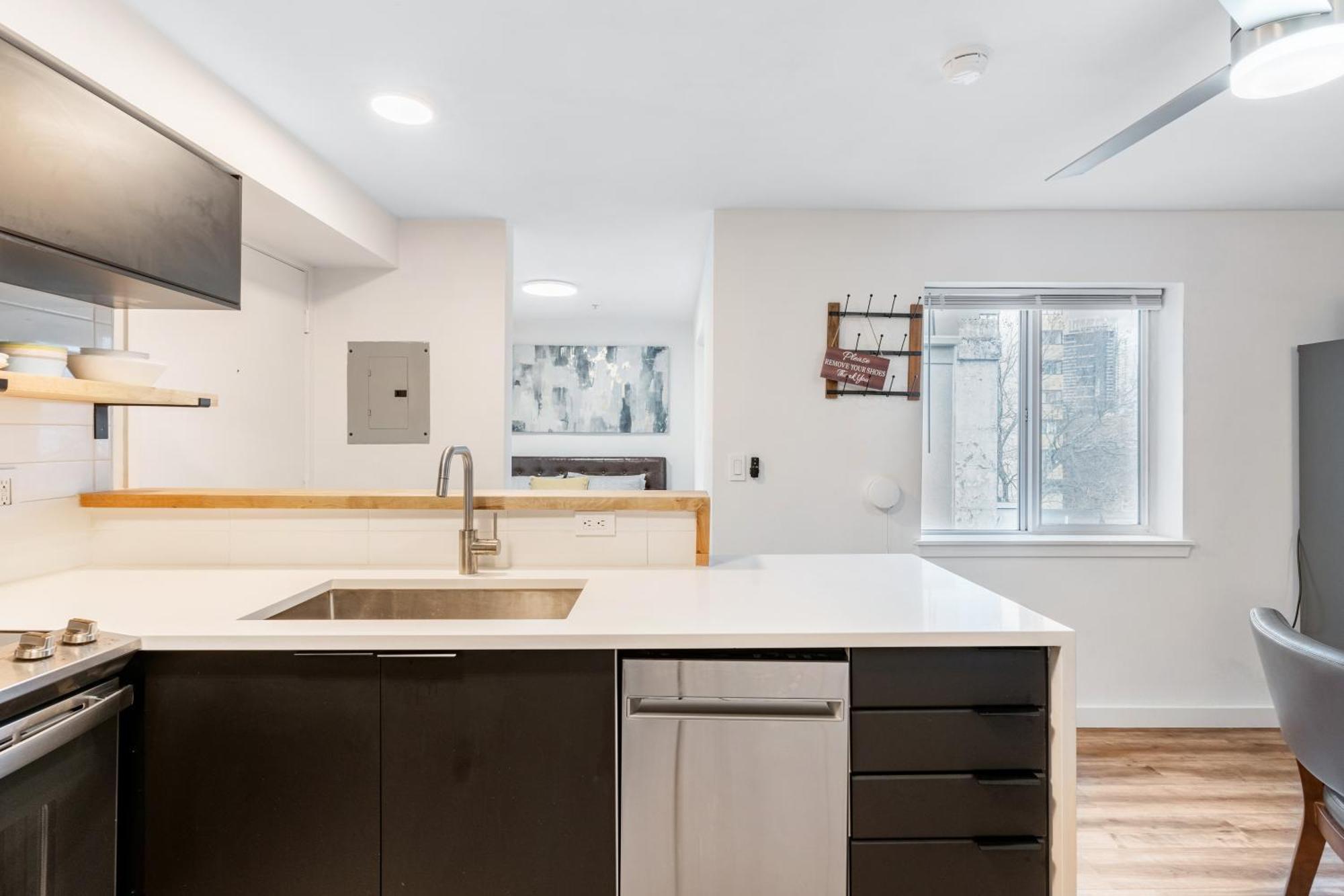 Seattle's Gem: Elegant 1br In Belltown *
