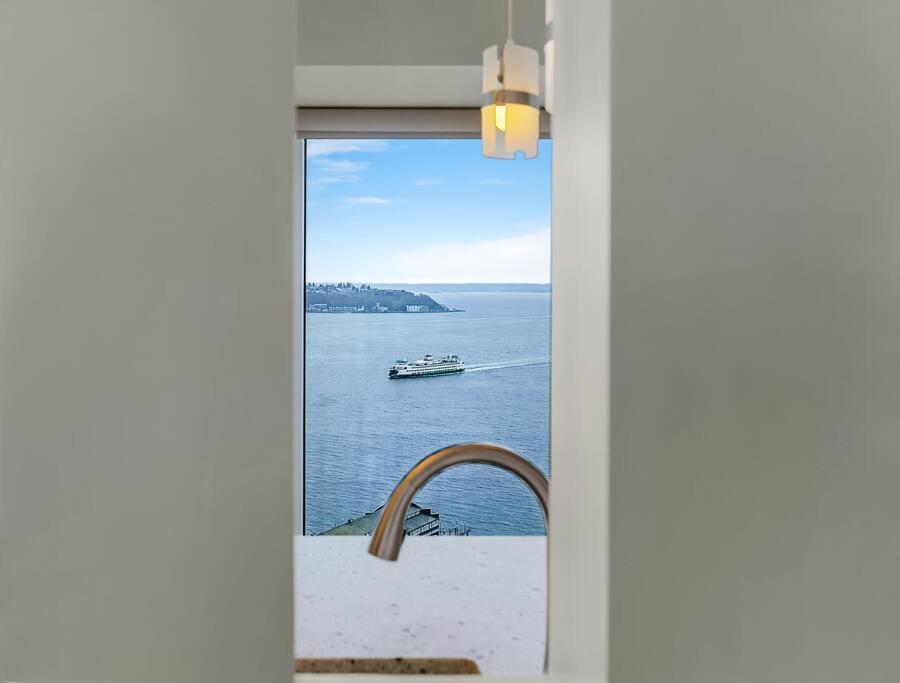 Newmark Tower's Water Wheel With Sea Views Apartment