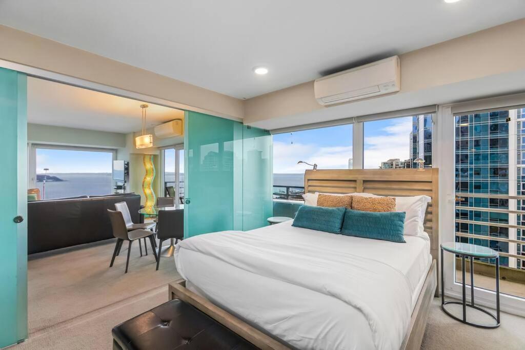 Newmark Tower's Water Wheel With Sea Views Apartment Seattle
