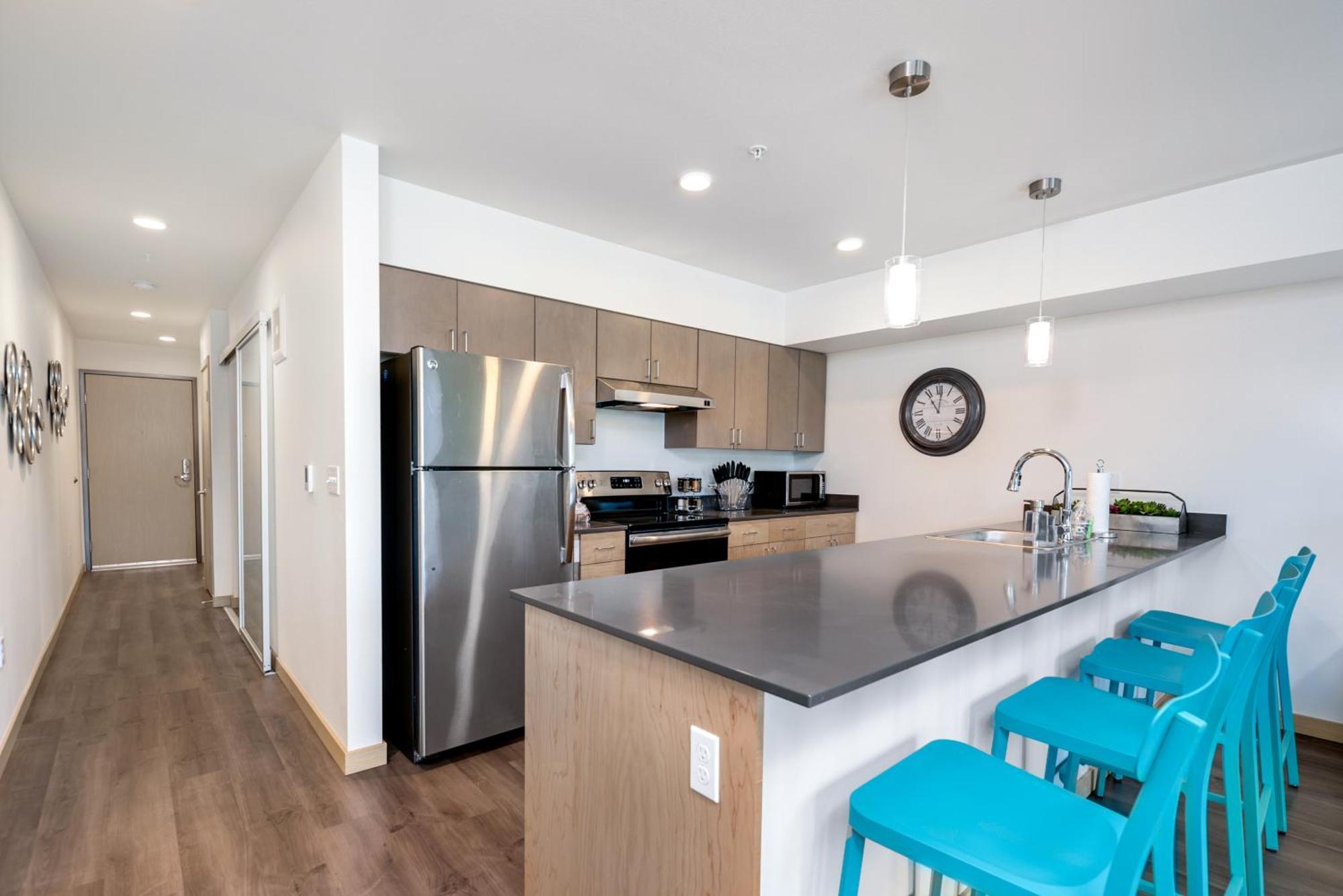 Garage Parking & Easy Access To Urban Living