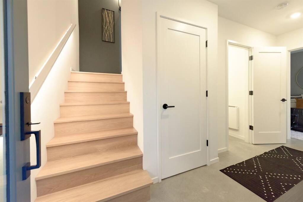 Charm, Near University, 3 Bedroom W&d, Fast Wifi Apartment Seattle