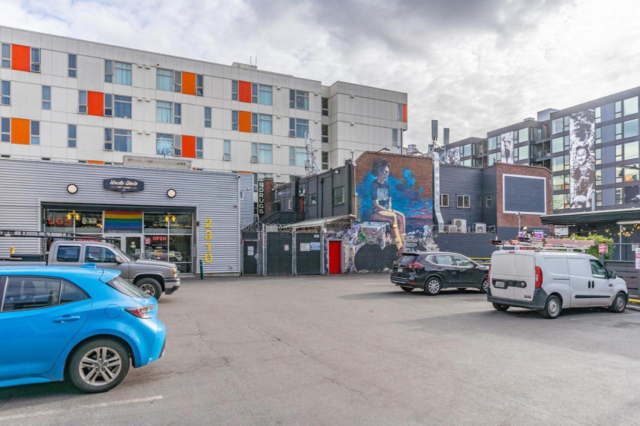 Apartment Close Downtown Modern - Pet Friendly, Wifi, Rooftop Views Seattle