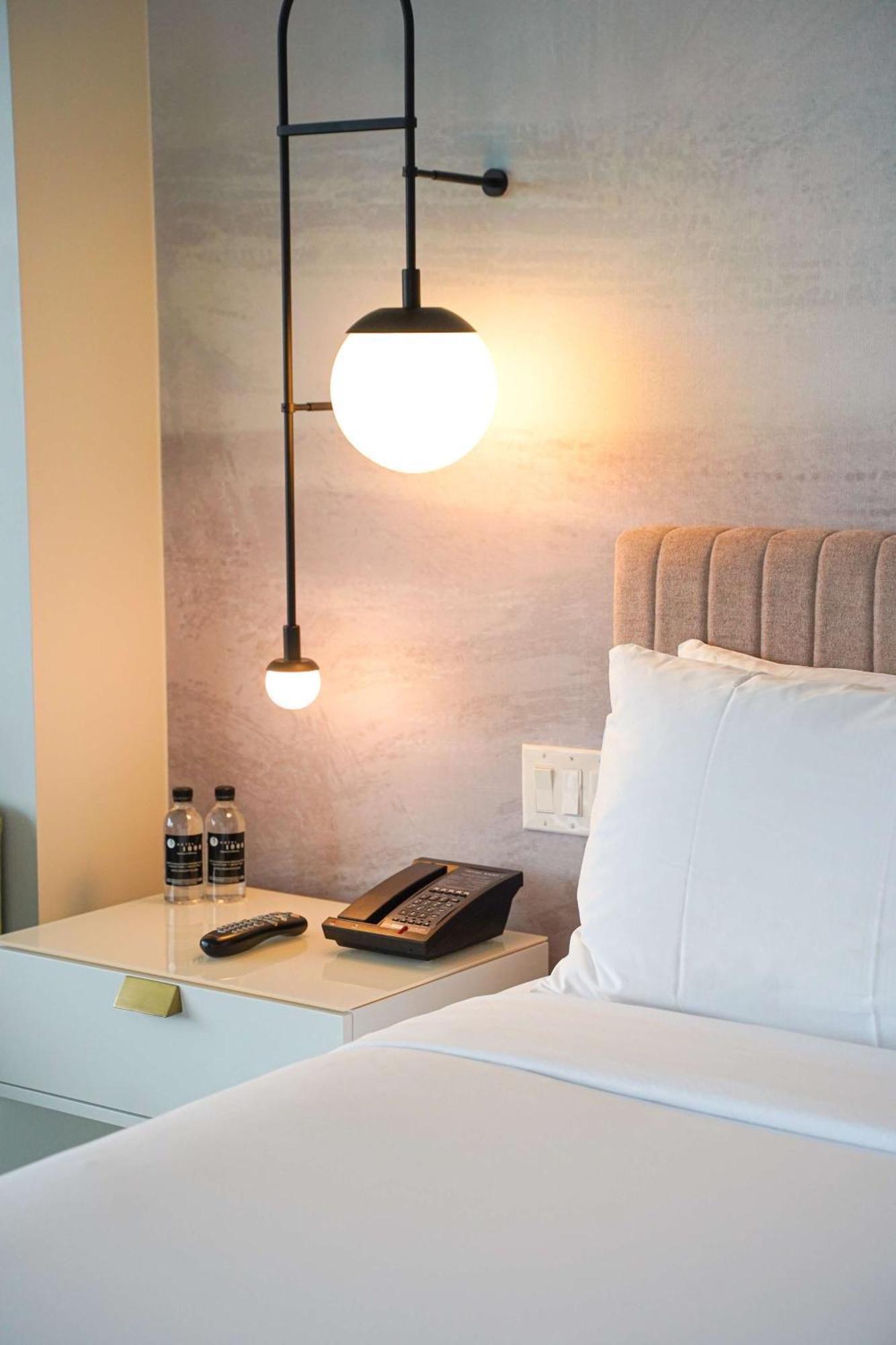 1000, Lxr & Hotel Seattle