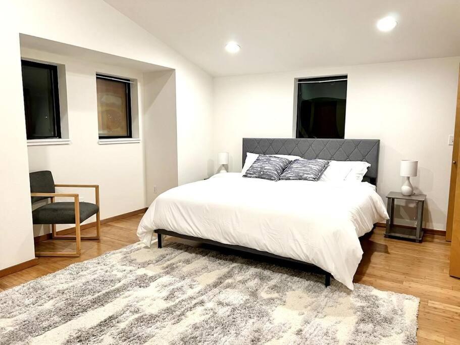 Cozy Rustic Minutes From Downtown Seattle! Holiday home *