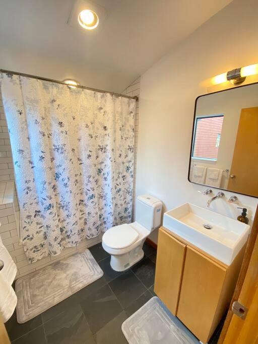 Holiday home Cozy Rustic Minutes From Downtown Seattle! Seattle
