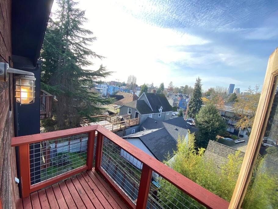 Cozy Rustic Minutes From Downtown Seattle! Holiday home Seattle