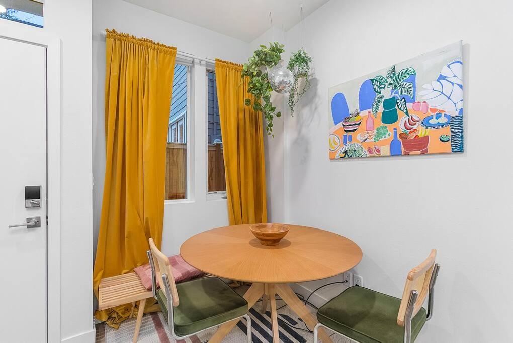 Apartment Cozy Oasis In The Heart Of Capitol Hill *