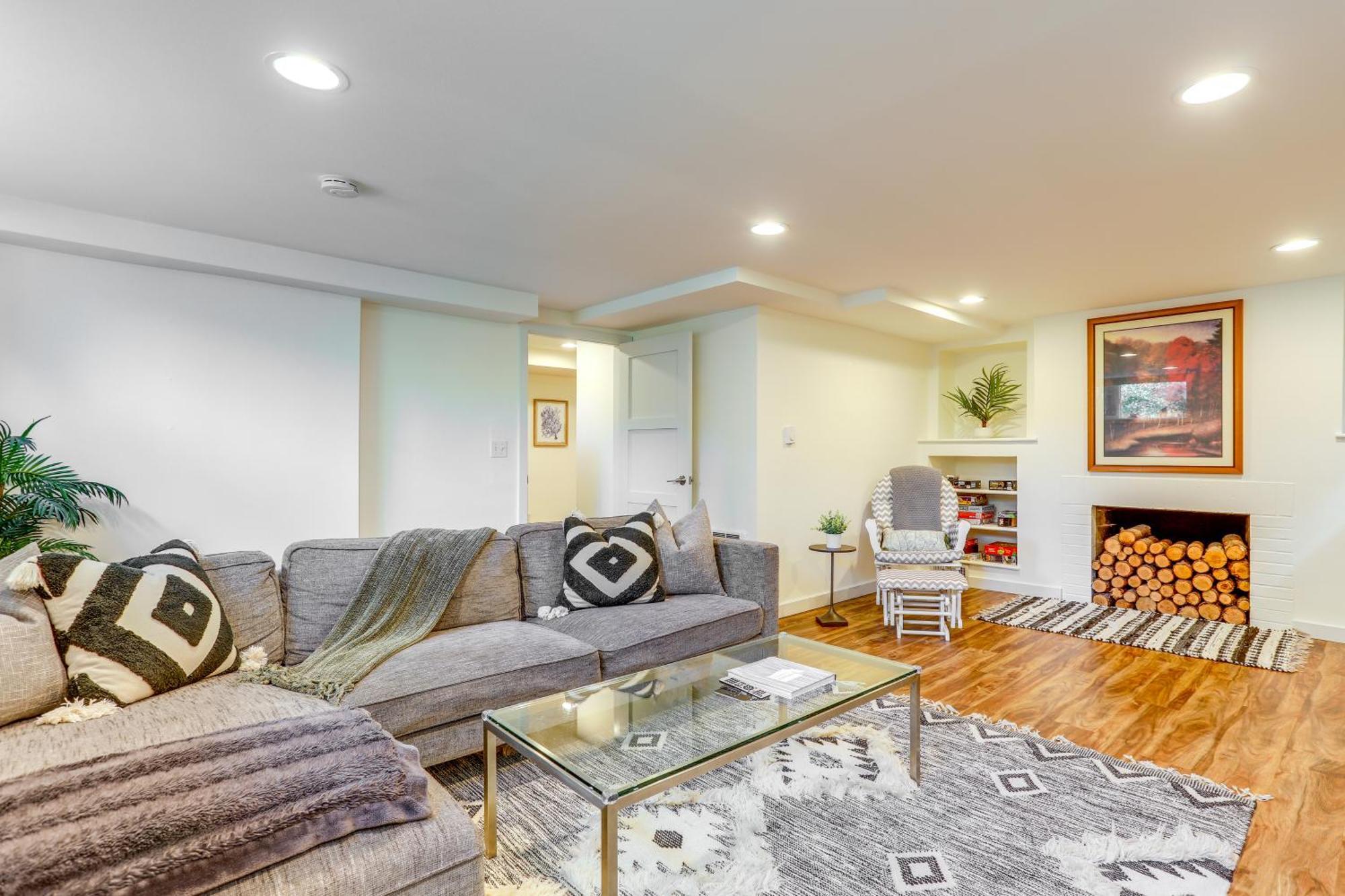 Bright And Beautiful Apt, 6 Mi To Dtwn Seattle! *