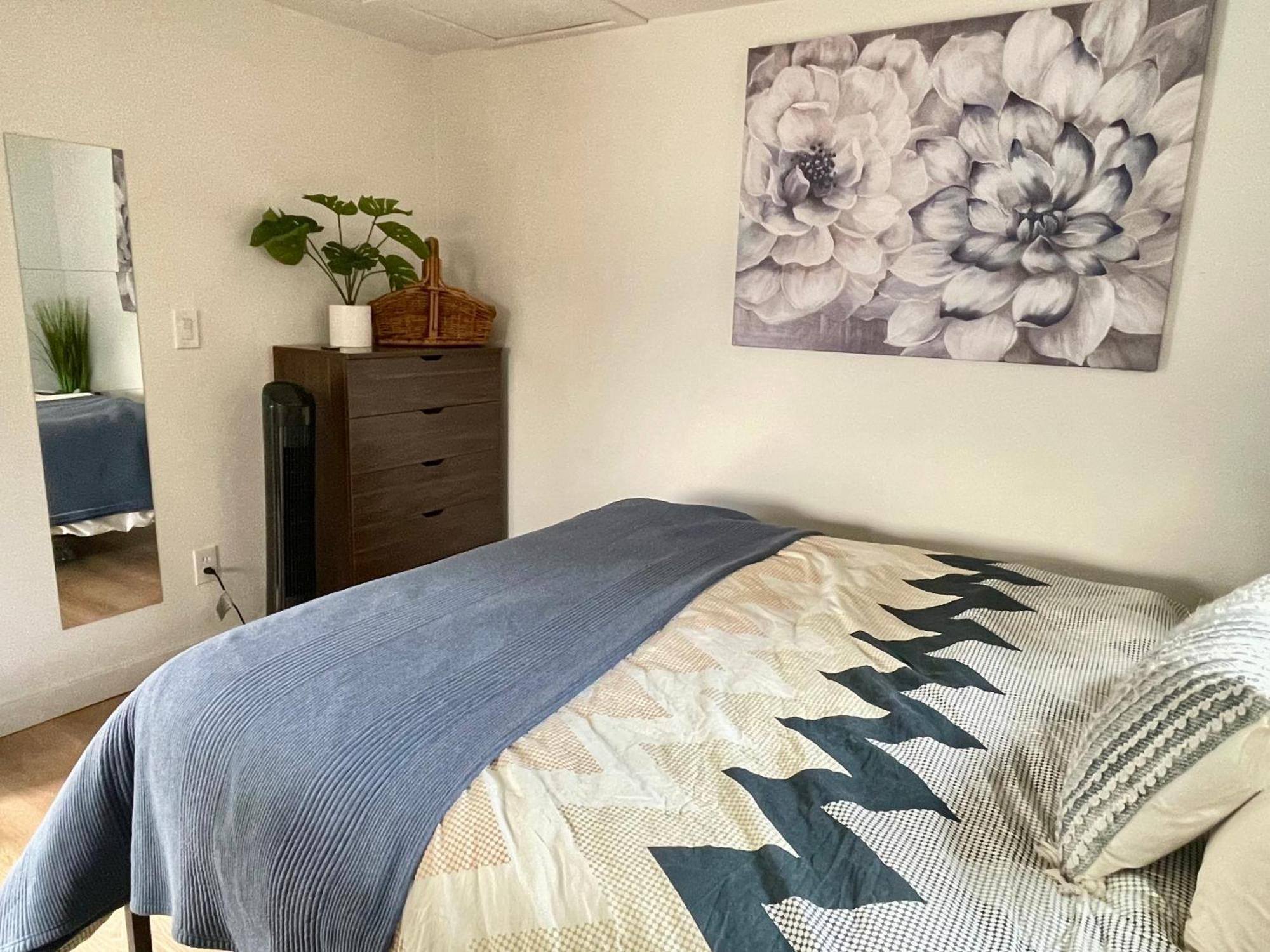 New Private Tiny Near Greenlake/lightrail/i-5