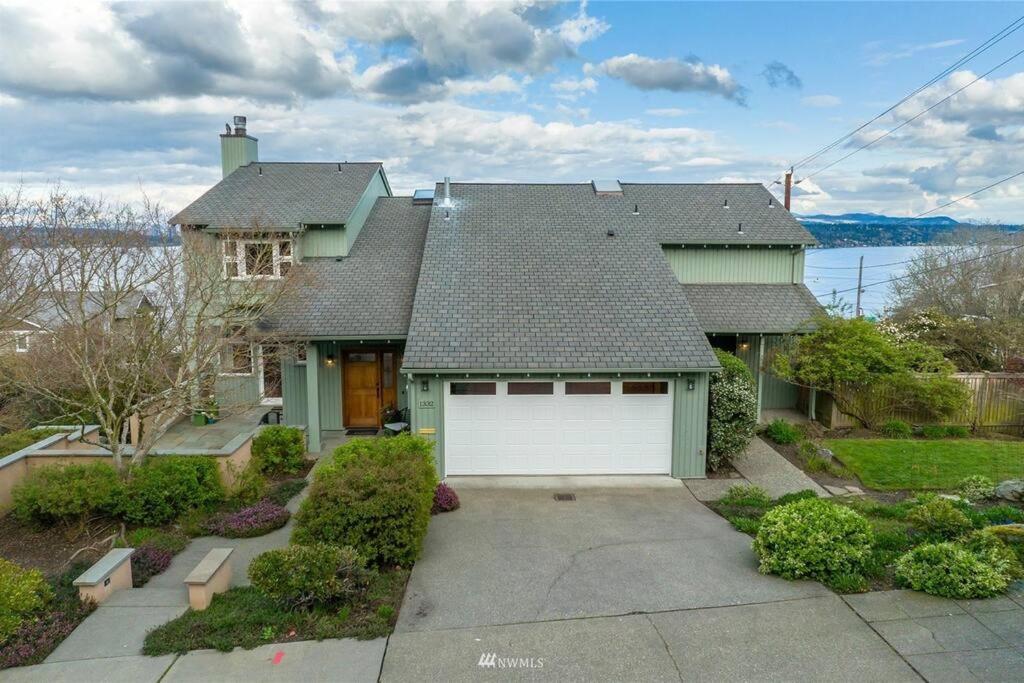 Seasons At Leschi Hillsides * Seattle