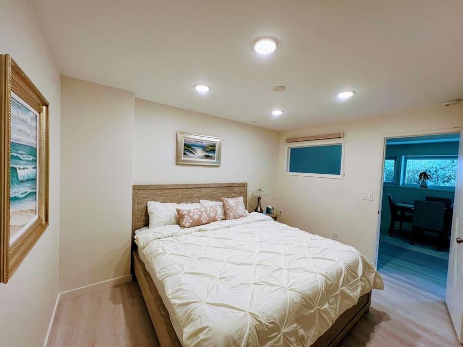 Apartment Seasons At Leschi Hillsides Seattle