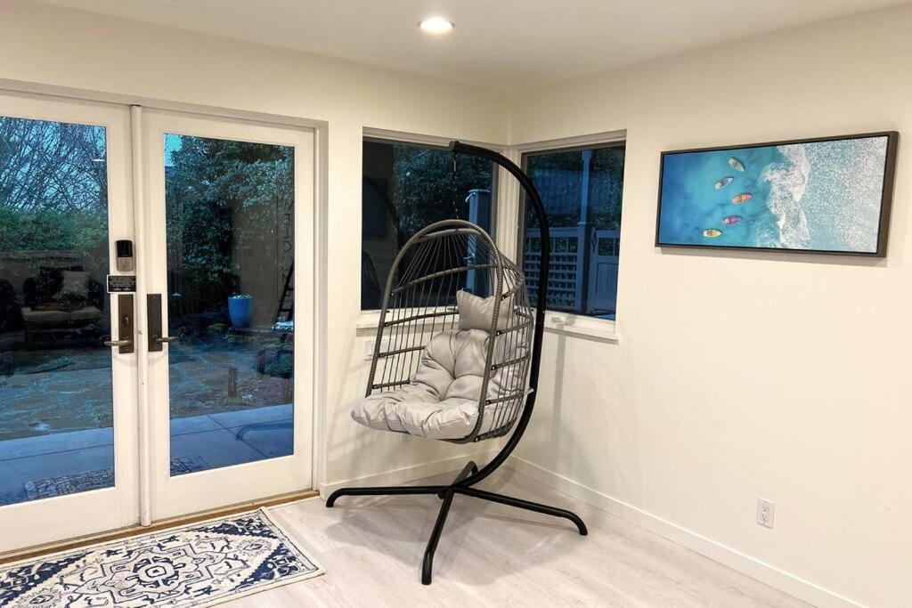 Apartment Seasons At Leschi Hillsides *