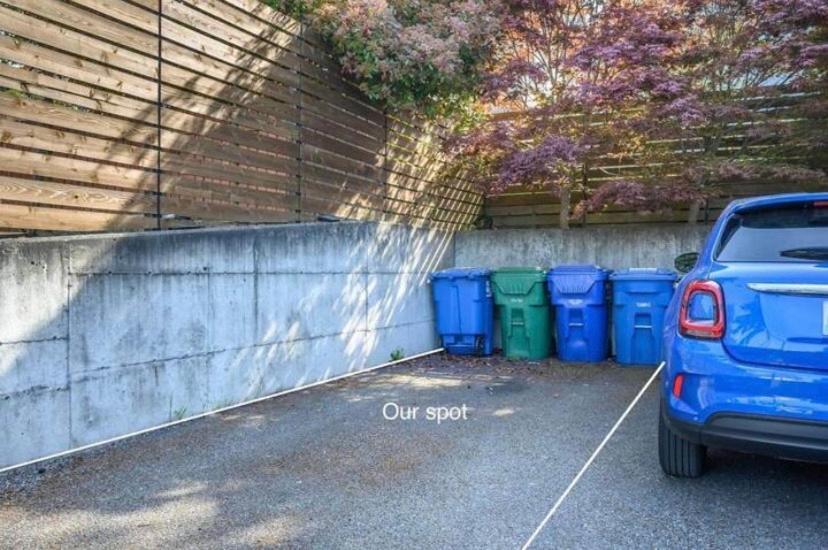 Smart Minimal 3br 2.5bath House With Parking Holiday home Seattle