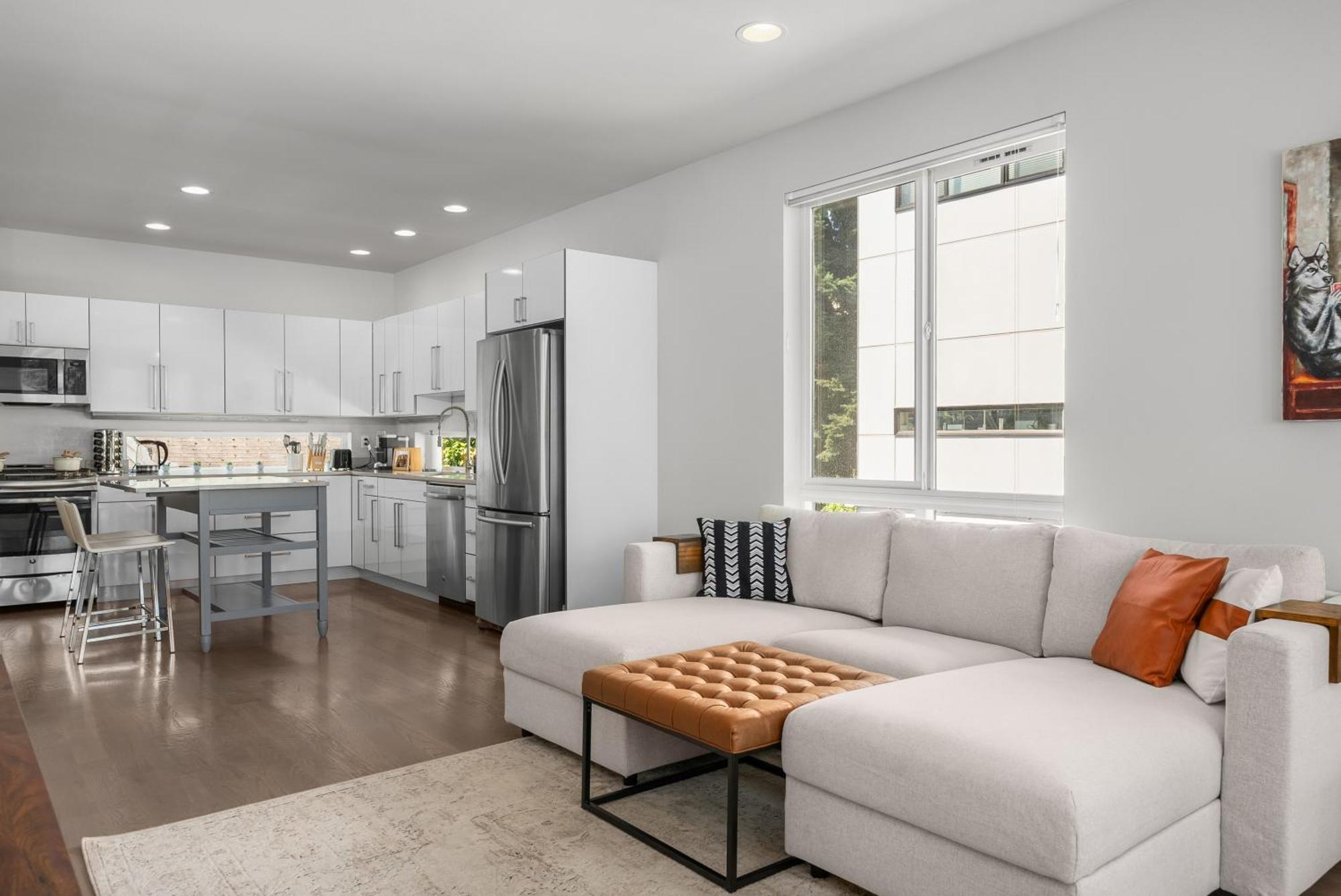 Modern Luxury With Ev Garage, Office, Bike & Balcony, Wfh & Family Friendly * Seattle