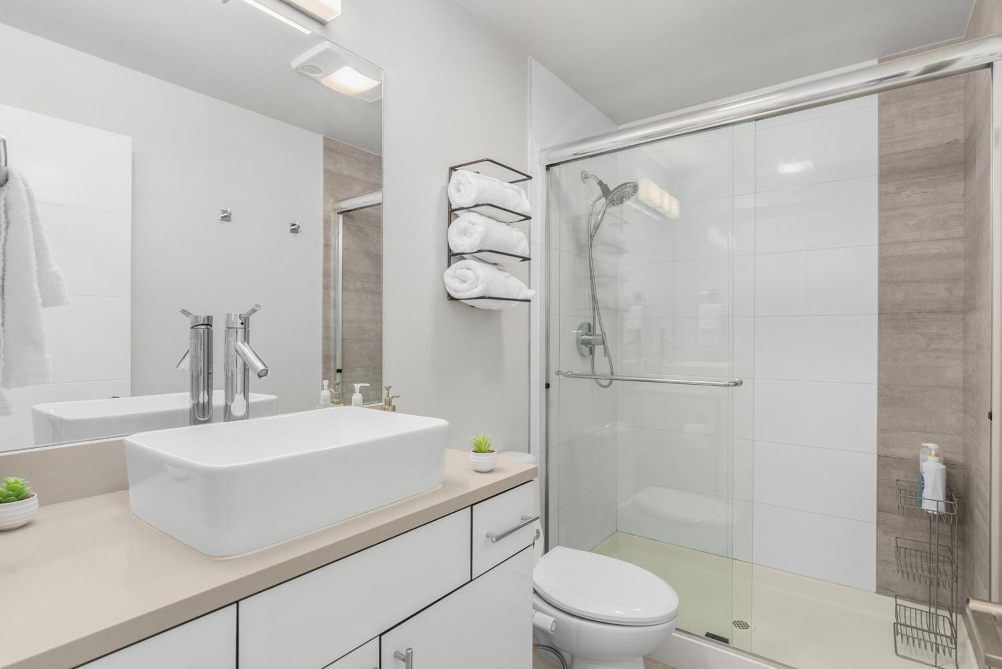 Holiday home Modern Luxury With Ev Garage, Office, Bike & Balcony, Wfh & Family Friendly