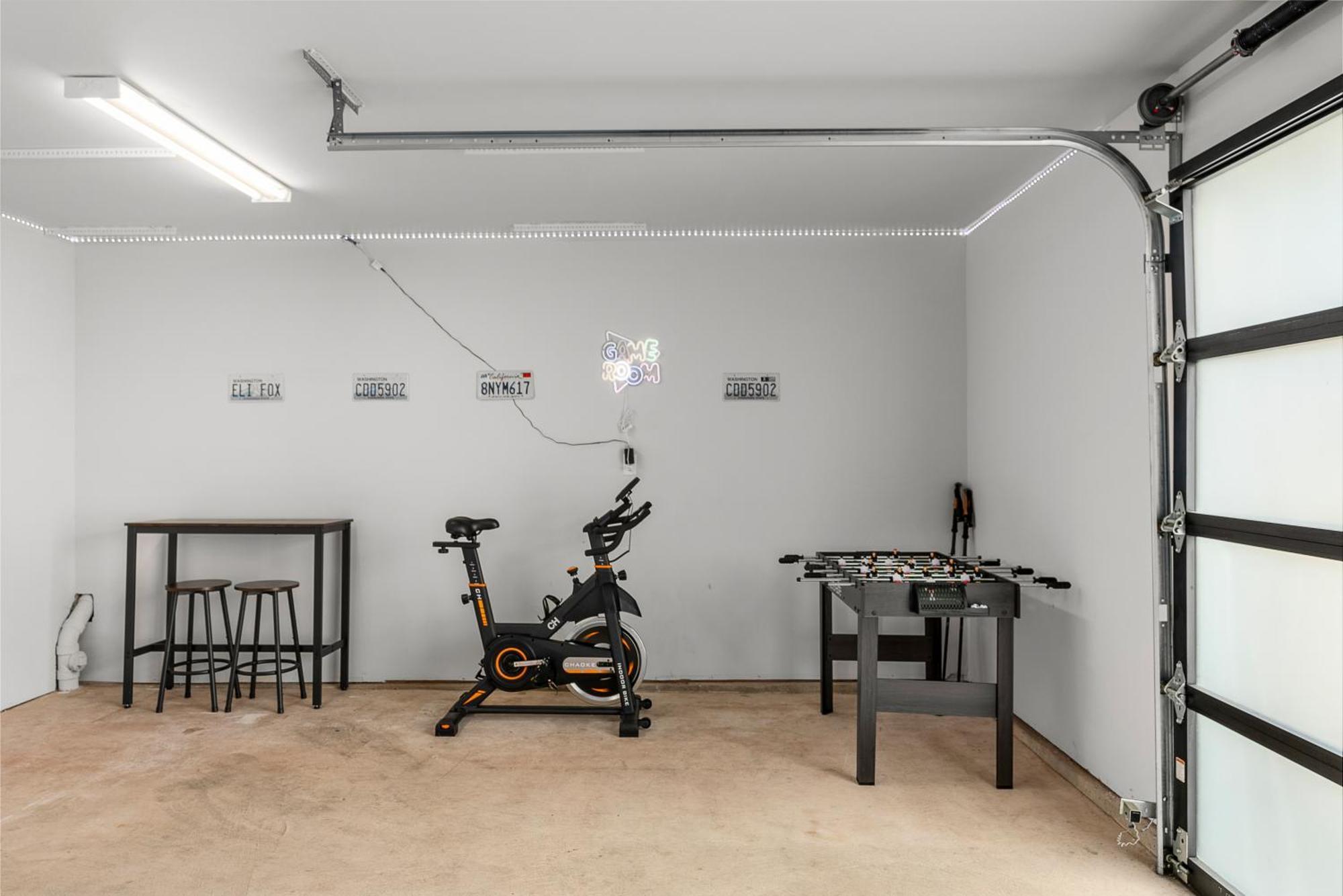 Modern Luxury With Ev Garage, Office, Bike & Balcony, Wfh & Family Friendly Holiday home Seattle