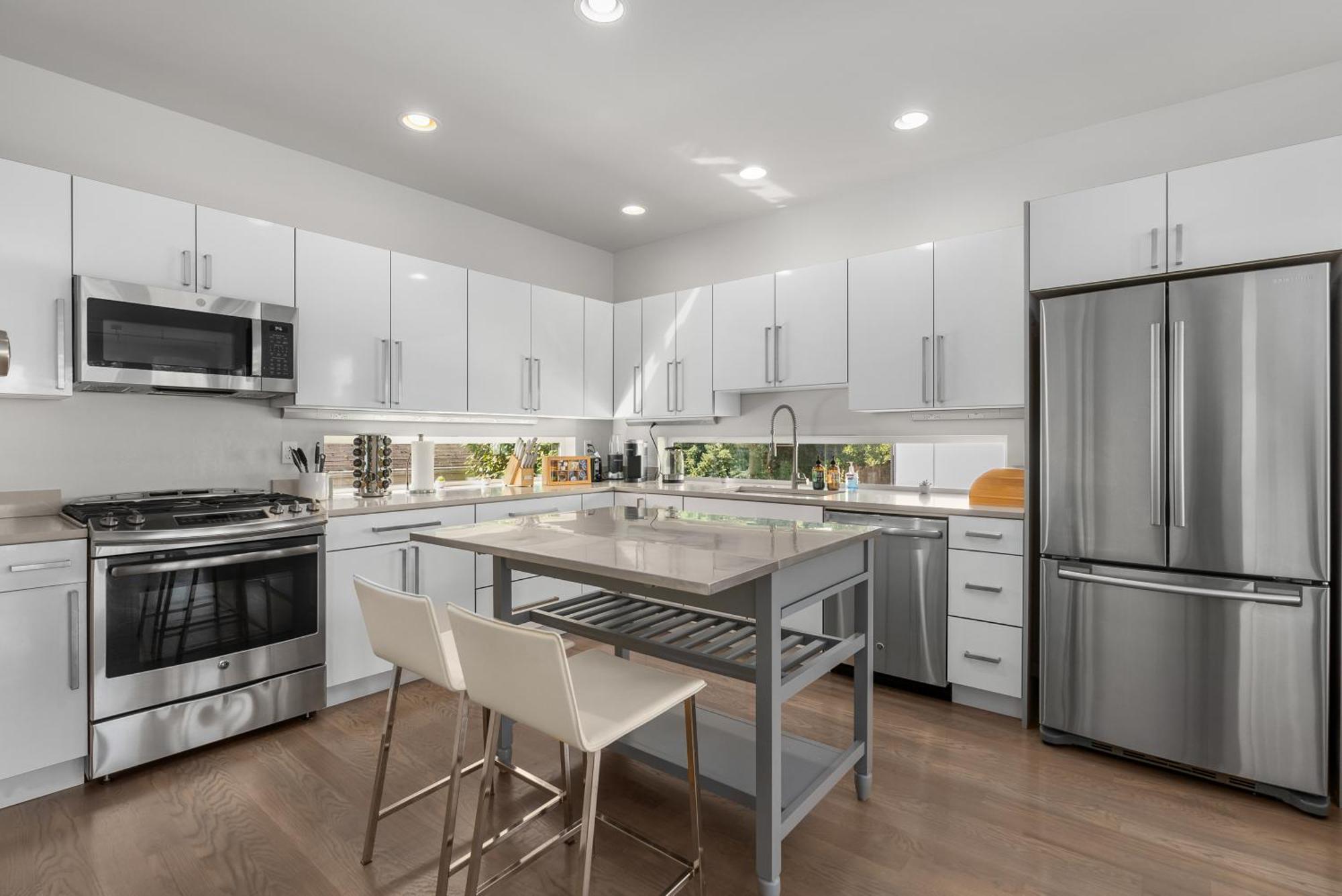 Modern Luxury With Ev Garage, Office, Bike & Balcony, Wfh & Family Friendly Seattle