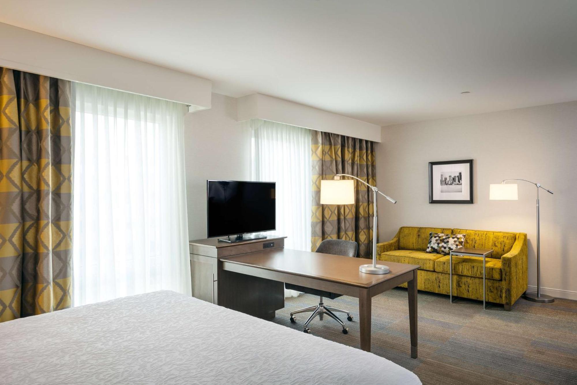 Hampton & By Hilton Seattle/northgate Hotel Seattle