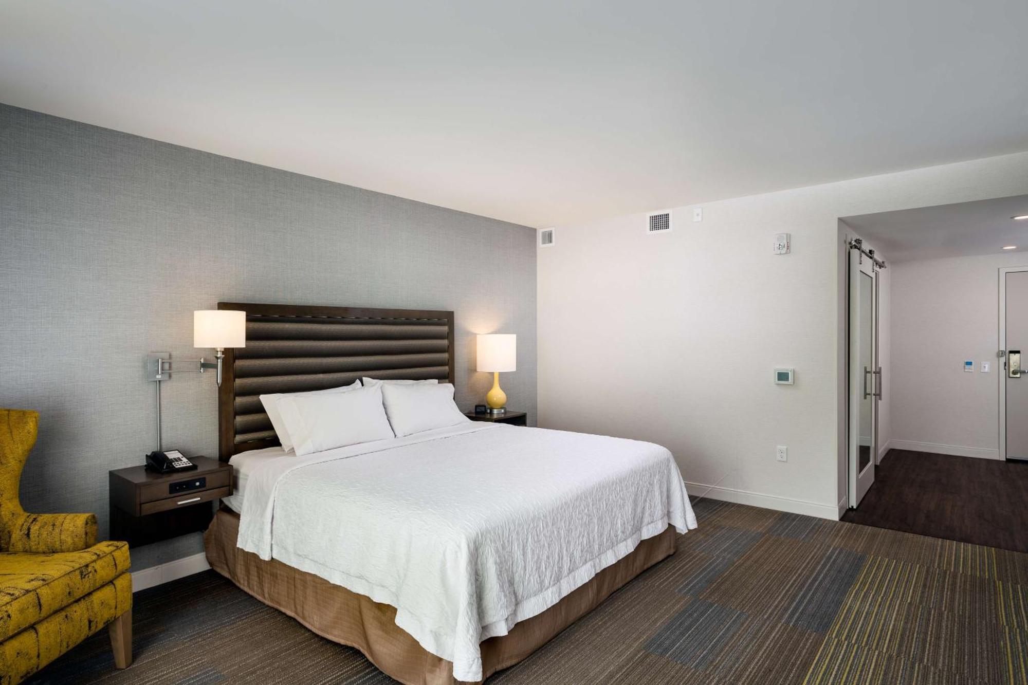 Hampton & By Hilton Seattle/northgate Hotel Seattle