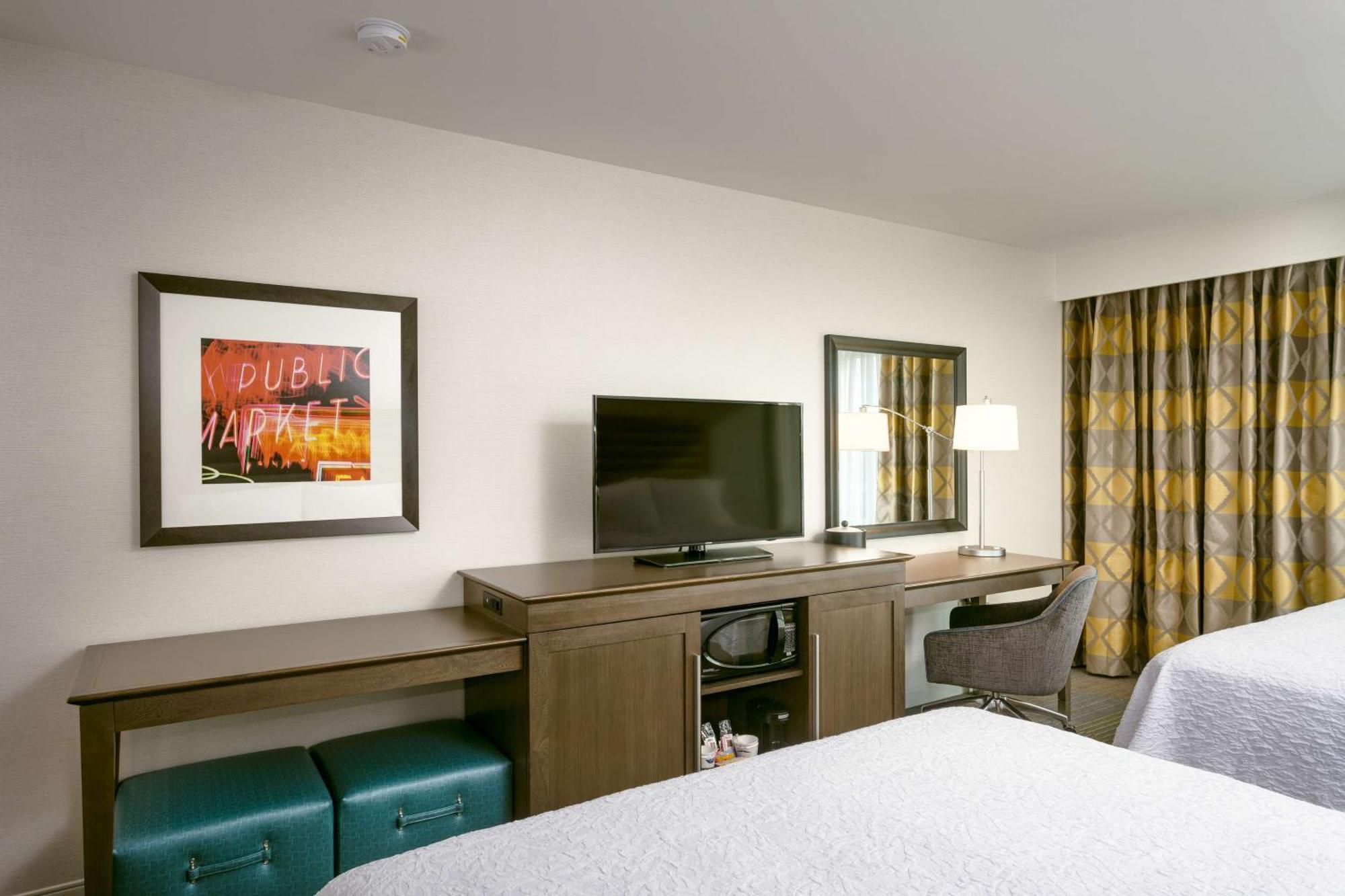 Hotel Hampton & By Hilton Seattle/northgate Seattle