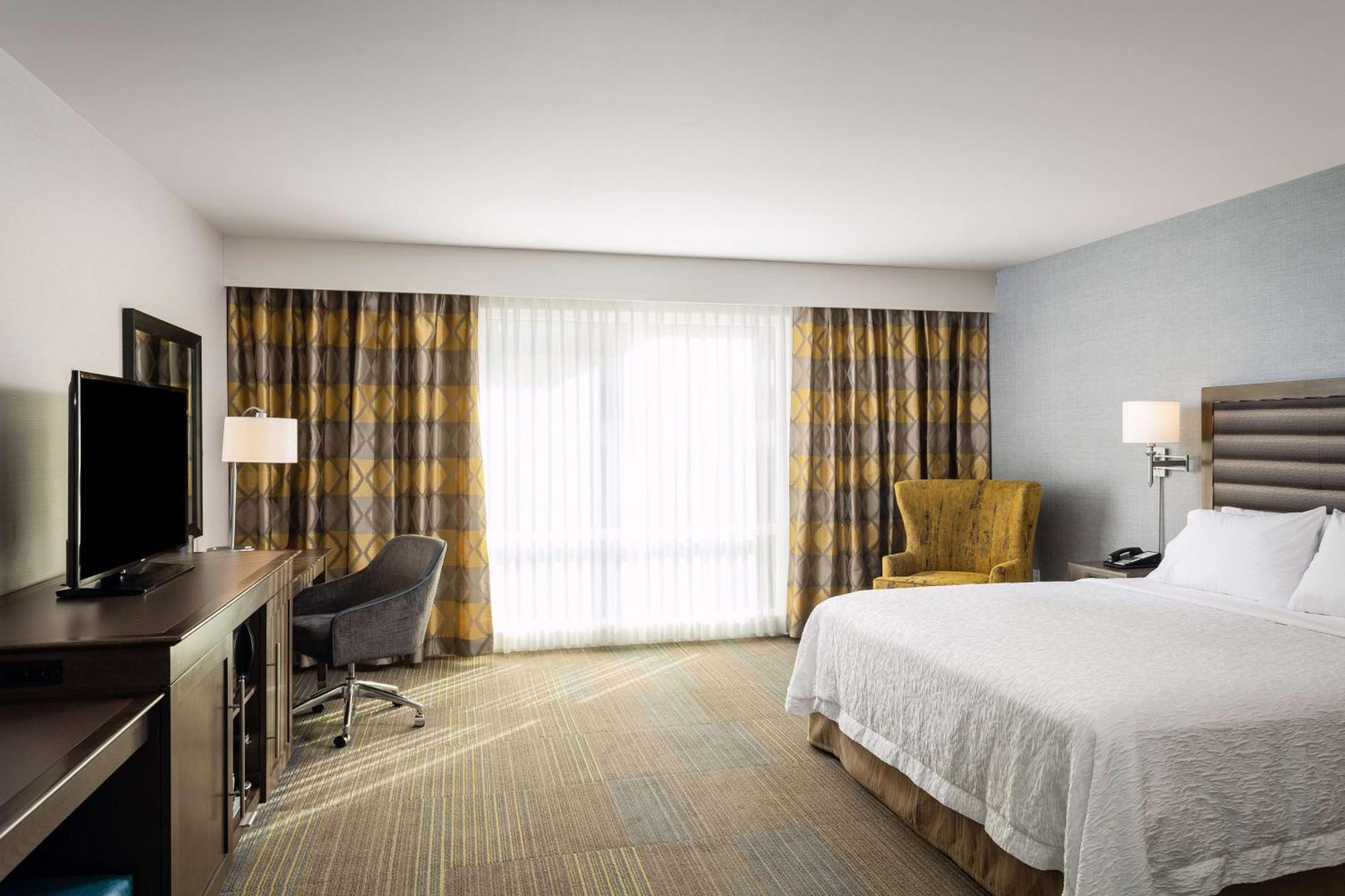 Hotel Hampton & By Hilton Seattle/northgate Seattle