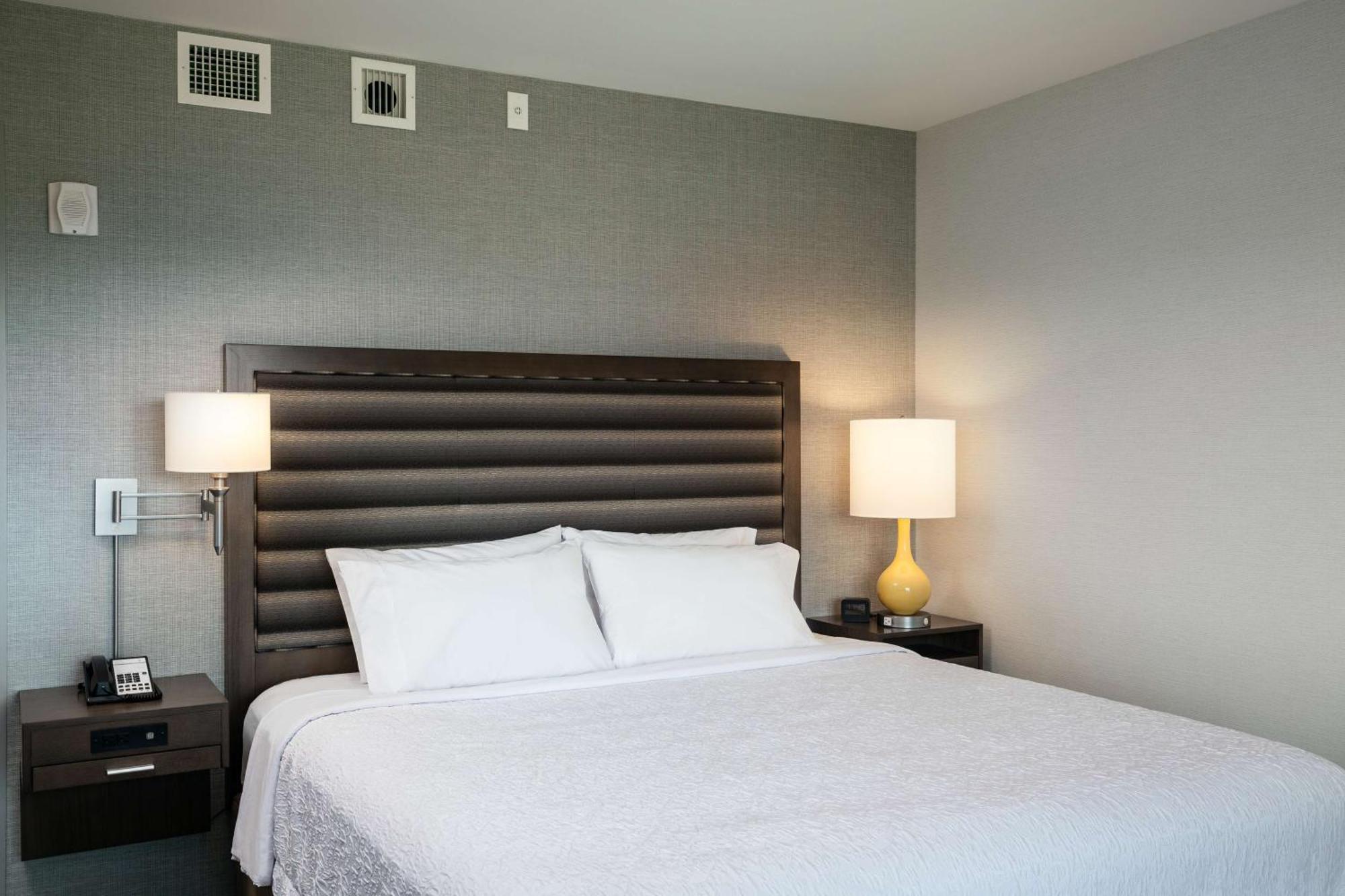 Hampton & By Hilton Seattle/northgate Hotel Seattle