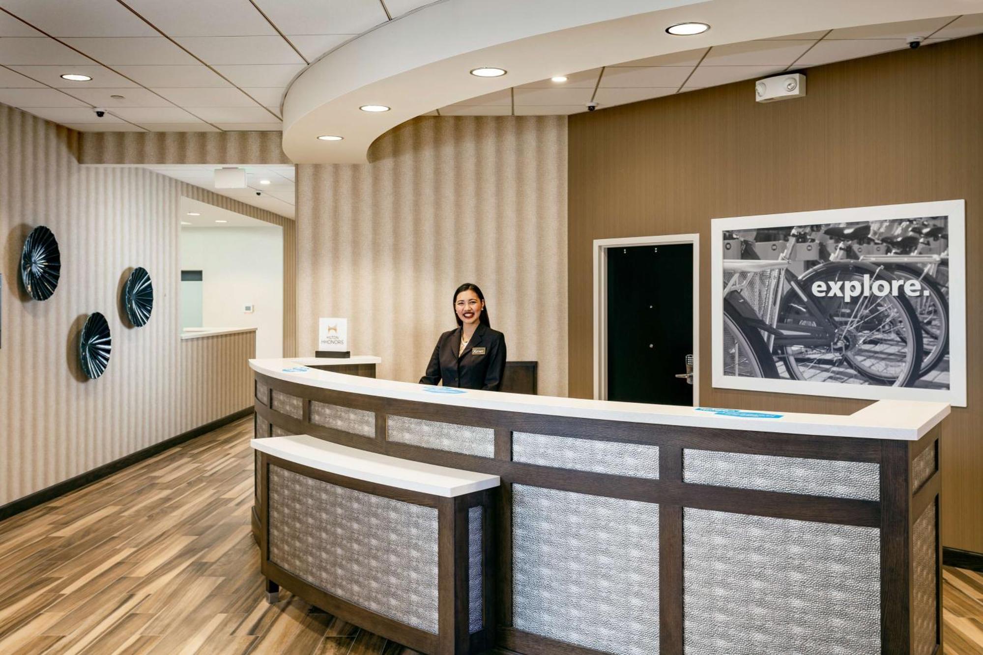 Hotel Hampton & By Hilton Seattle/northgate