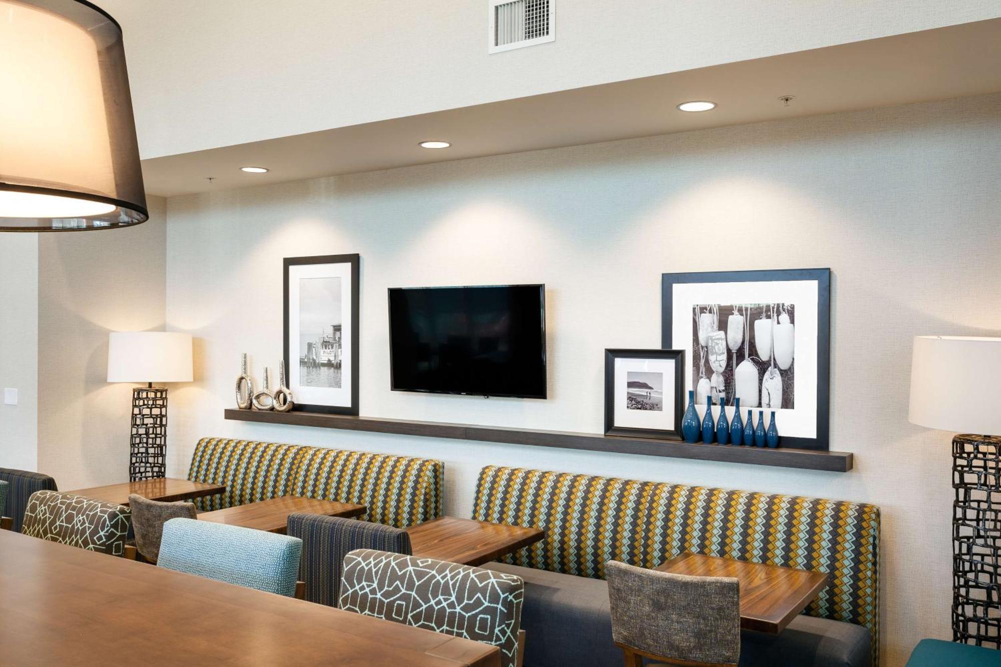 Hampton & By Hilton Seattle/northgate Seattle