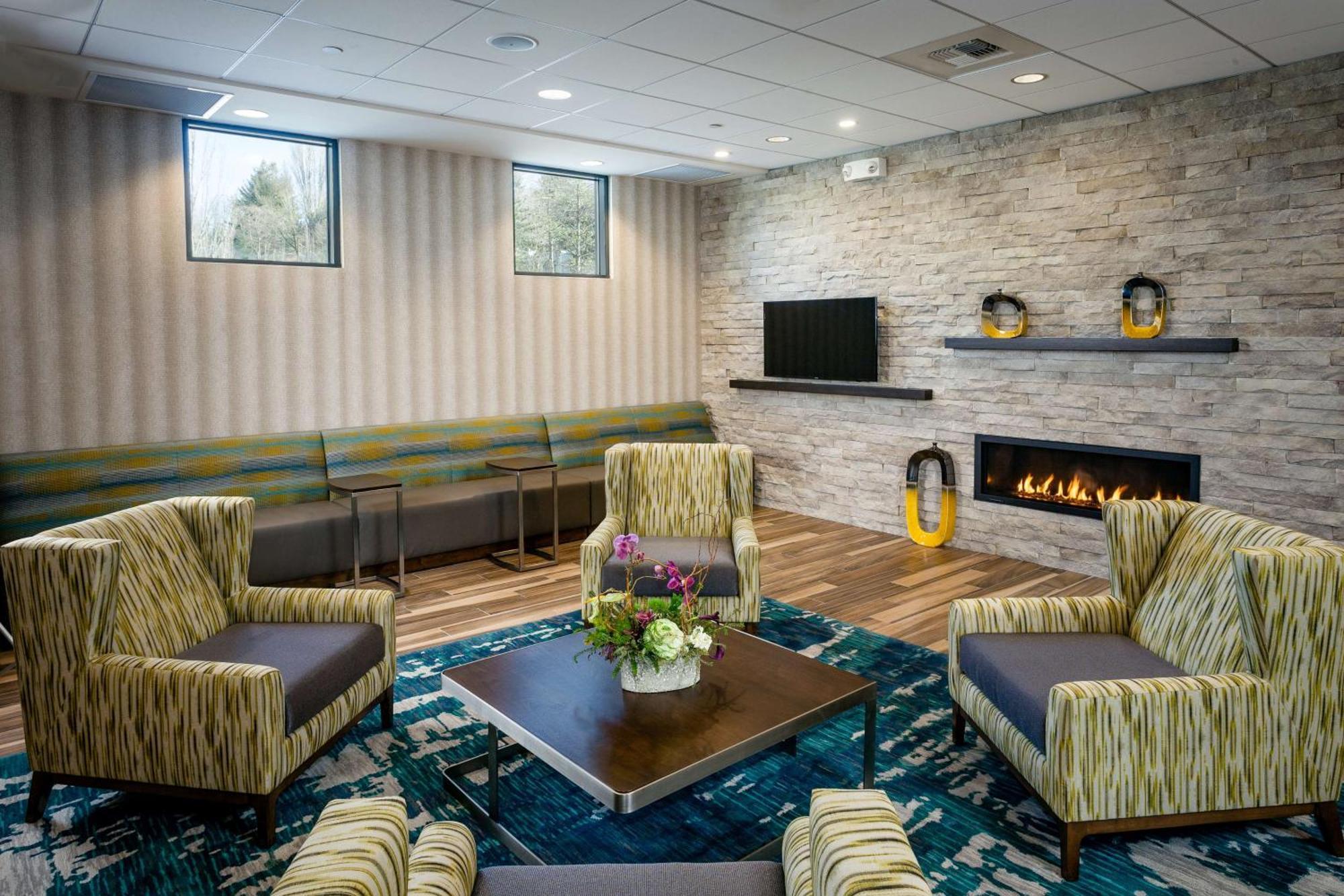 Hotel Hampton & By Hilton Seattle/northgate Seattle