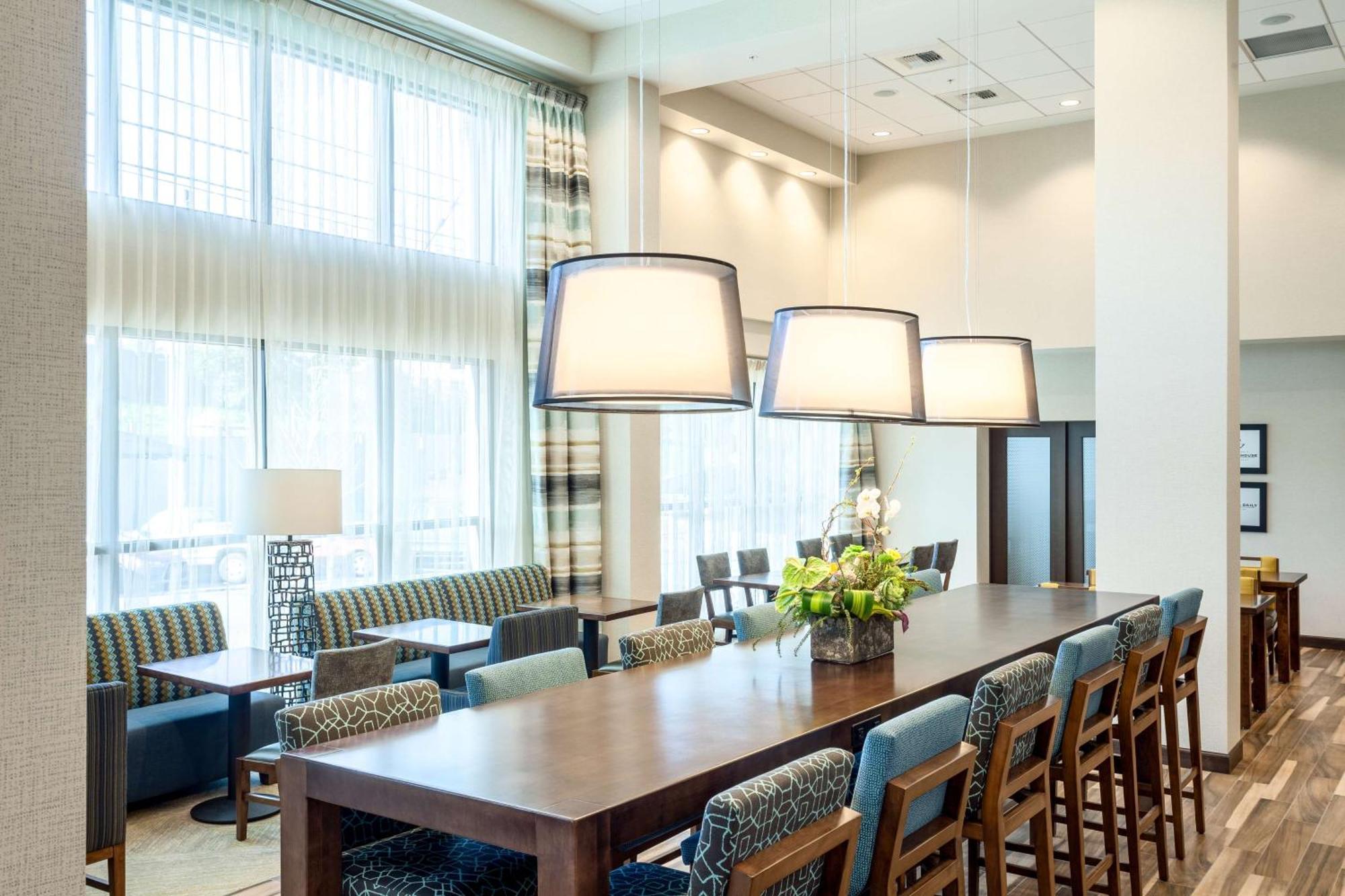Hampton & By Hilton Seattle/northgate Hotel 3*