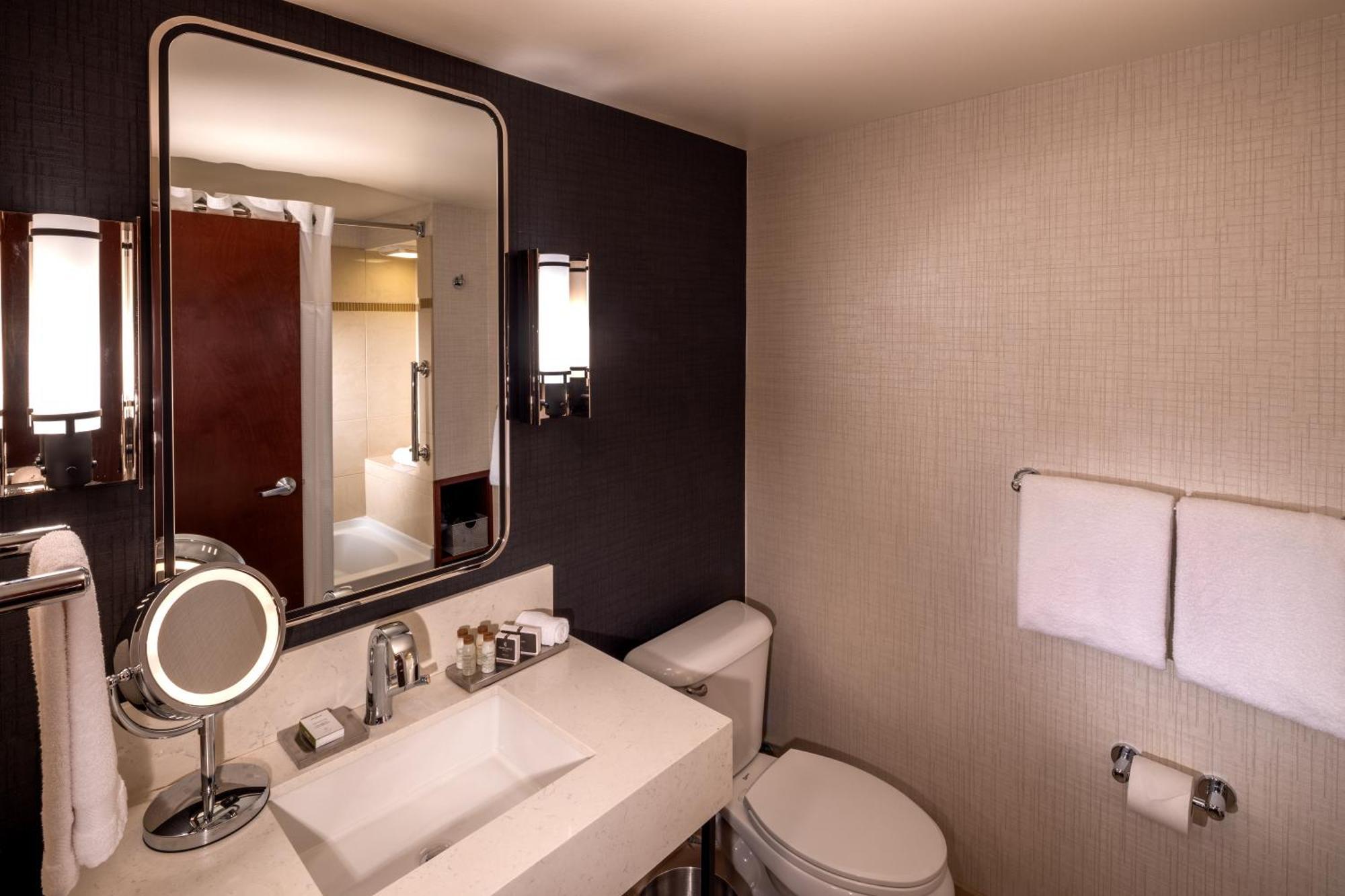 Silver Cloud - Stadium Hotel